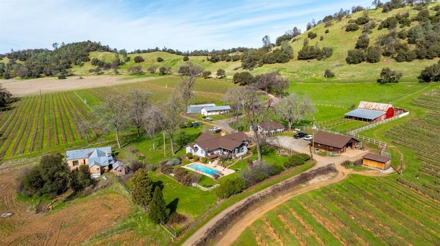 7449 Esmeralda Rd, San Andreas, CA 95249