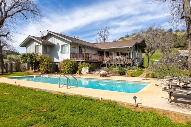 7449 Esmeralda Rd, San Andreas, CA 95249