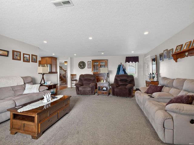3679 S Hoosier Hwy Crossing, Bluffton, IN 46714