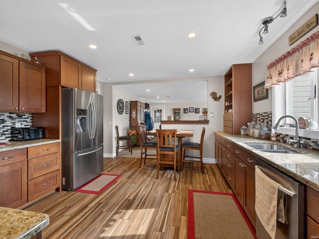 3679 S Hoosier Hwy Crossing, Bluffton, IN 46714