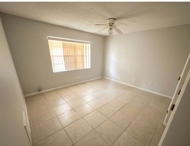 2355 19th Avenue, Vero Beach, FL 32960