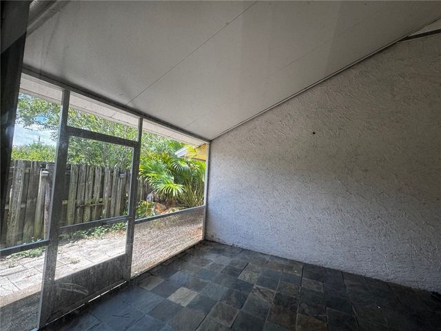 2355 19th Avenue, Vero Beach, FL 32960