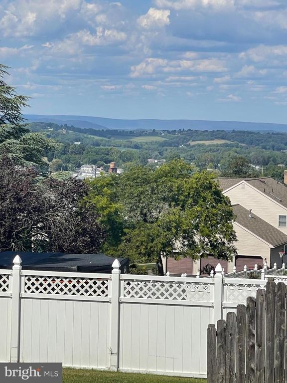 1100 OLD FRITZTOWN RD, Reading, PA 19608