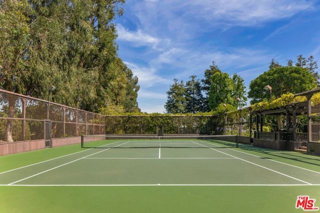 570 S Mapleton Drive, Los Angeles, CA 90024
