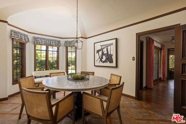 570 S Mapleton Drive, Los Angeles, CA 90024