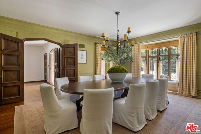 570 S Mapleton Drive, Los Angeles, CA 90024