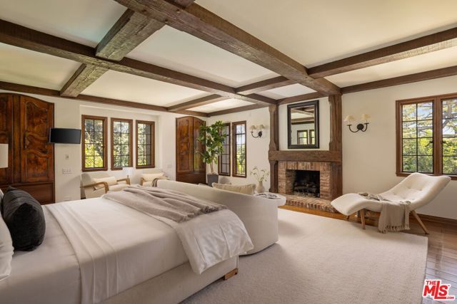 570 S Mapleton Drive, Los Angeles, CA 90024