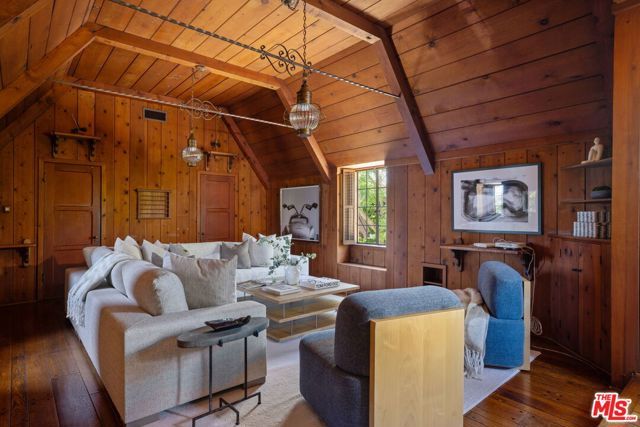 570 S Mapleton Drive, Los Angeles, CA 90024