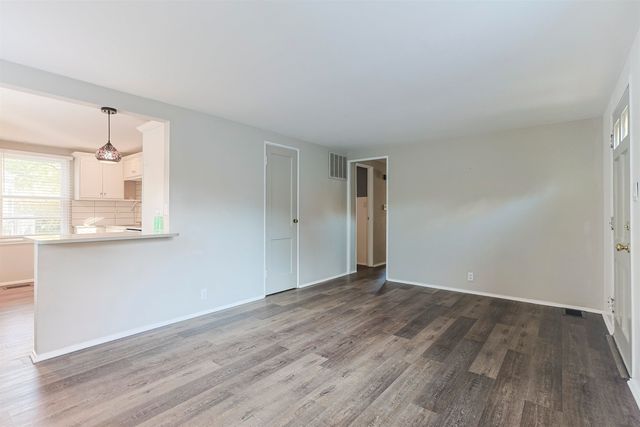 2423 Woodmont Drive, South Bend, IN 46614