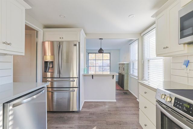 2423 Woodmont Drive, South Bend, IN 46614