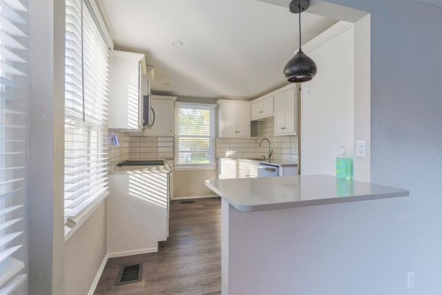 2423 Woodmont Drive, South Bend, IN 46614