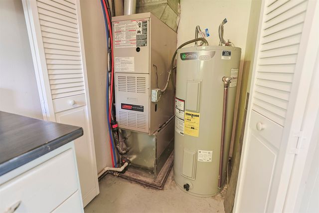 2423 Woodmont Drive, South Bend, IN 46614