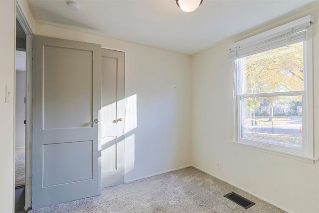 2423 Woodmont Drive, South Bend, IN 46614