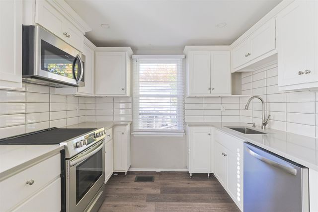 2423 Woodmont Drive, South Bend, IN 46614