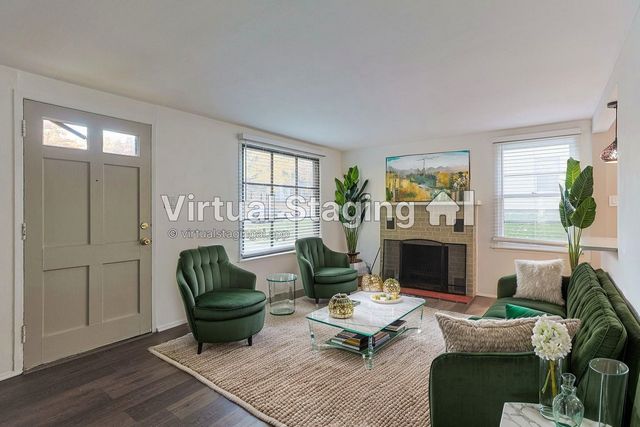 2423 Woodmont Drive, South Bend, IN 46614