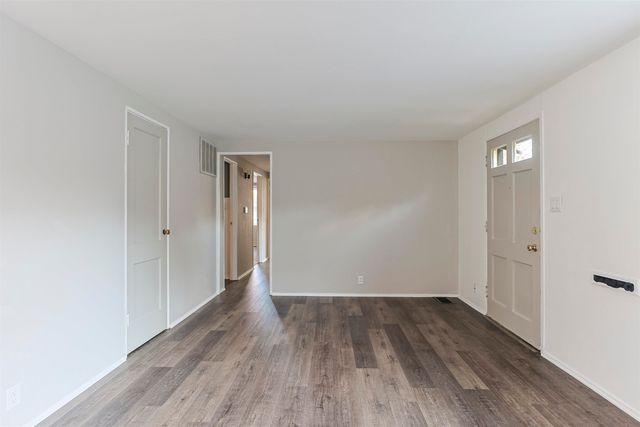 2423 Woodmont Drive, South Bend, IN 46614