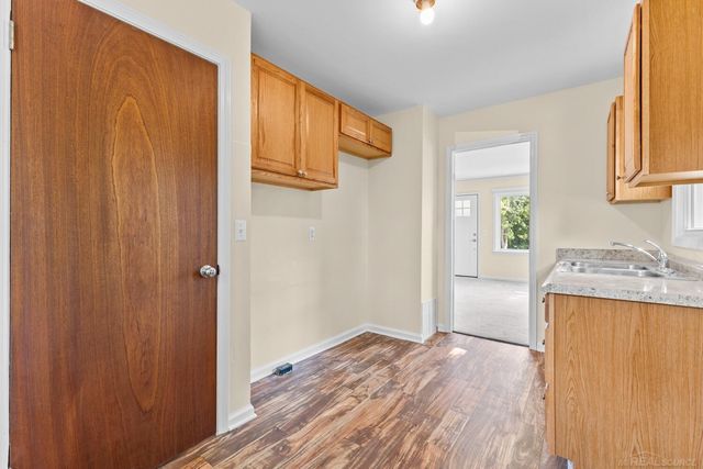 20626 Ridgemont Road, Harper Woods, MI 48225