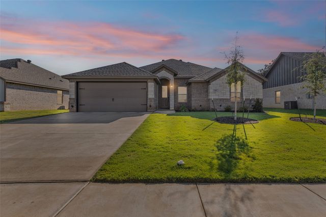 620 Jameson Street, Springtown, TX 76082