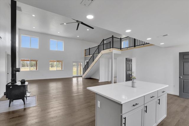 12109 S Stangland Rd, Medical Lake, WA 99022
