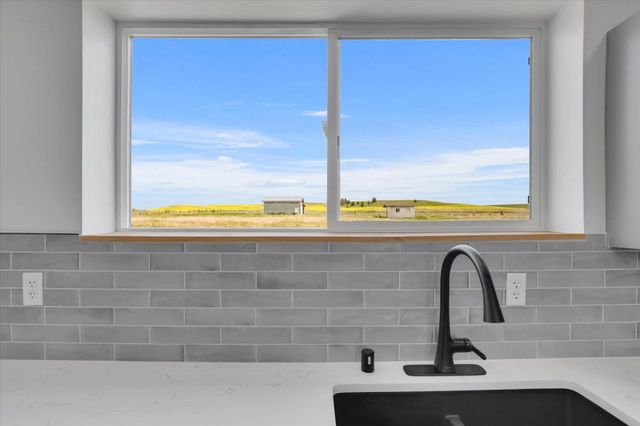 12109 S Stangland Rd, Medical Lake, WA 99022