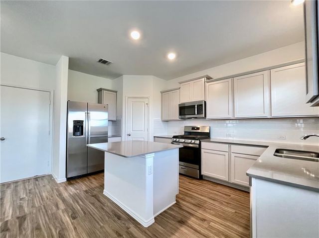 118 Canley LOOP, Hutto, TX 78634