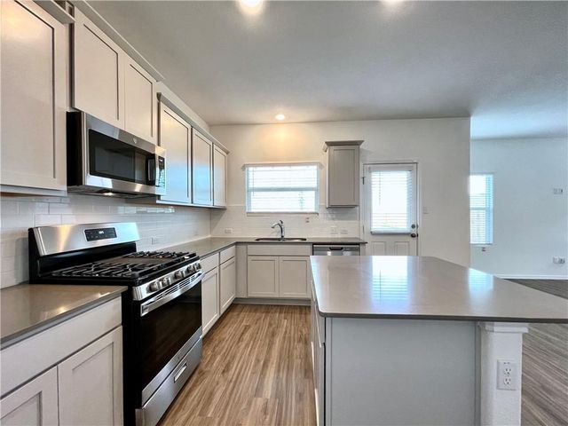 118 Canley LOOP, Hutto, TX 78634