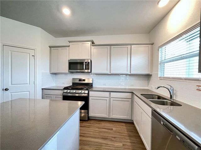 118 Canley LOOP, Hutto, TX 78634