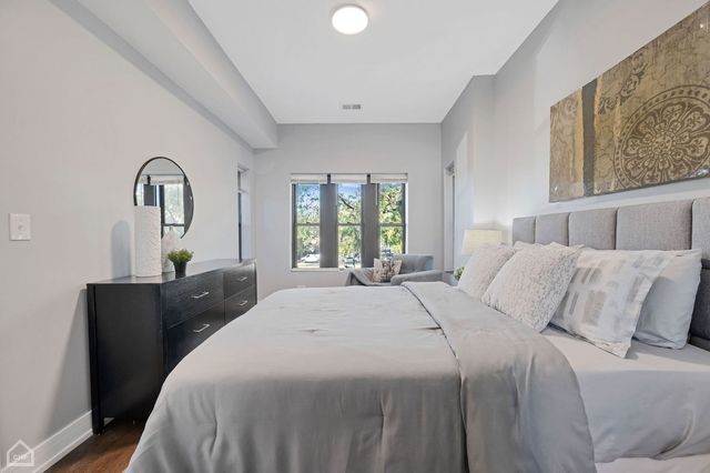 4357 S King Drive 2, Chicago, IL 60653