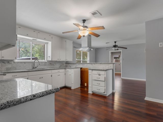 3204 3rd Street, Bay City, TX 77414