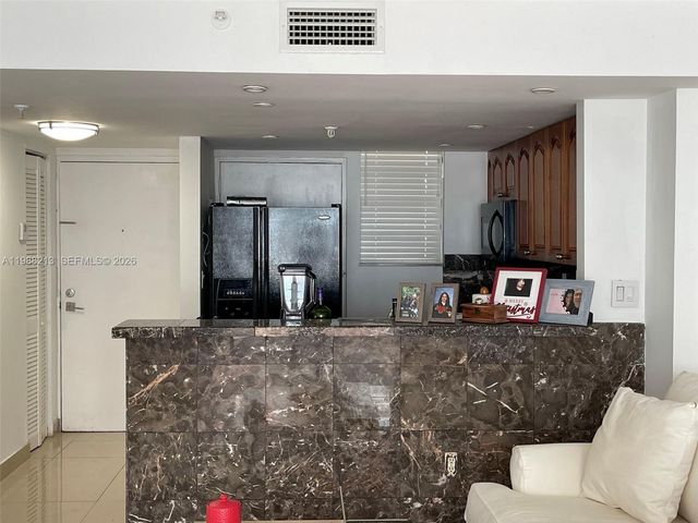 6820 Indian Creek Dr 3B, Miami Beach, FL 33141