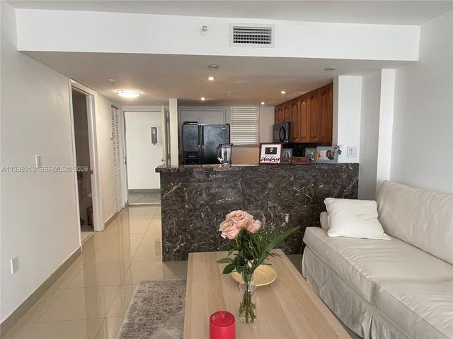 6820 Indian Creek Dr 3B, Miami Beach, FL 33141