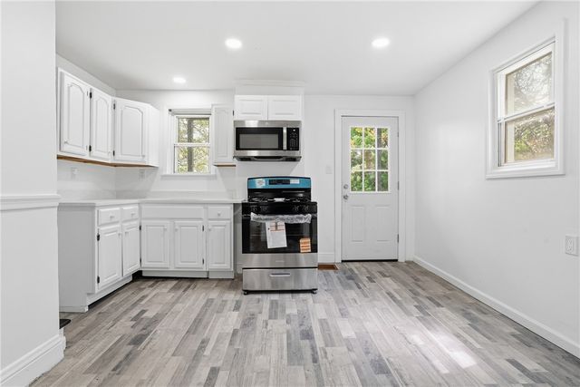 2520 Hallett St, E Pittsburgh, PA 15219