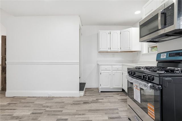 2520 Hallett St, E Pittsburgh, PA 15219
