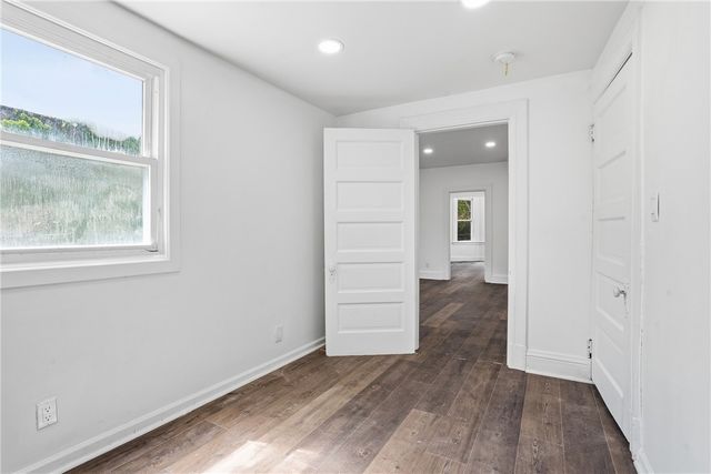 2520 Hallett St, E Pittsburgh, PA 15219