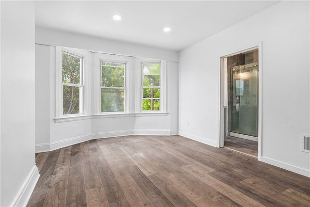 2520 Hallett St, E Pittsburgh, PA 15219