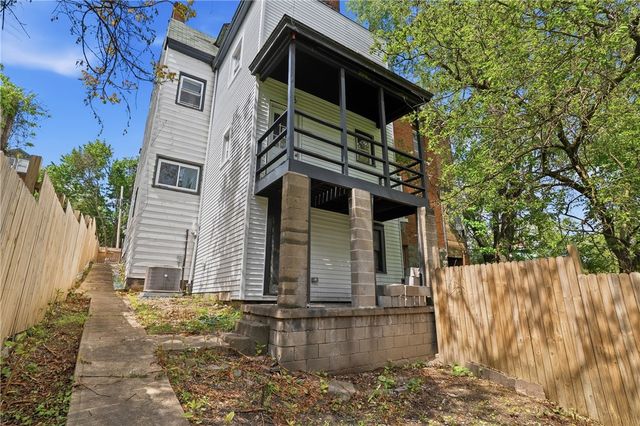 2520 Hallett St, E Pittsburgh, PA 15219