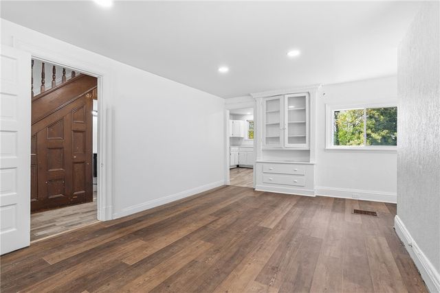 2520 Hallett St, E Pittsburgh, PA 15219