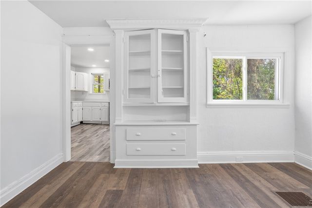 2520 Hallett St, E Pittsburgh, PA 15219