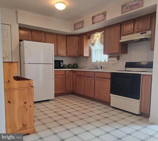 8815 KINGS ROAD, Waynesboro, PA 17268