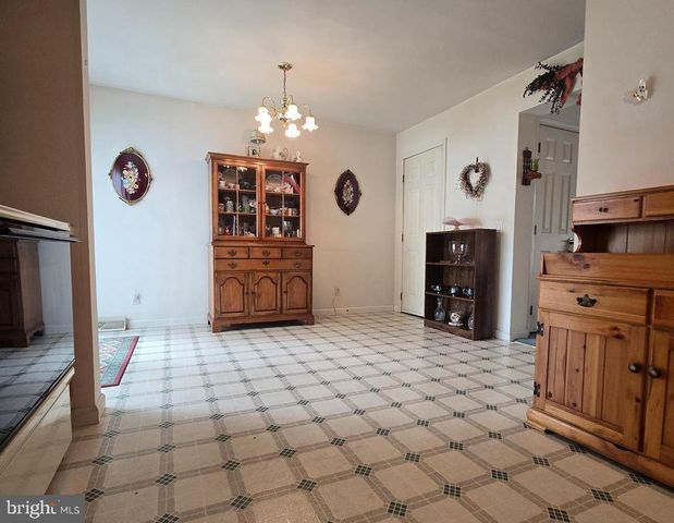 8815 KINGS ROAD, Waynesboro, PA 17268