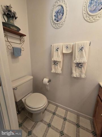 8815 KINGS ROAD, Waynesboro, PA 17268