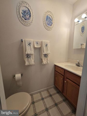 8815 KINGS ROAD, Waynesboro, PA 17268