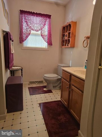 8815 KINGS ROAD, Waynesboro, PA 17268