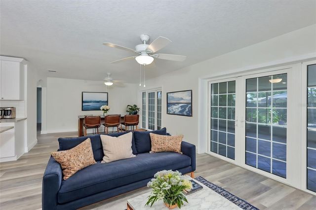 8410 LAVA PLACE, Tampa, FL 33615