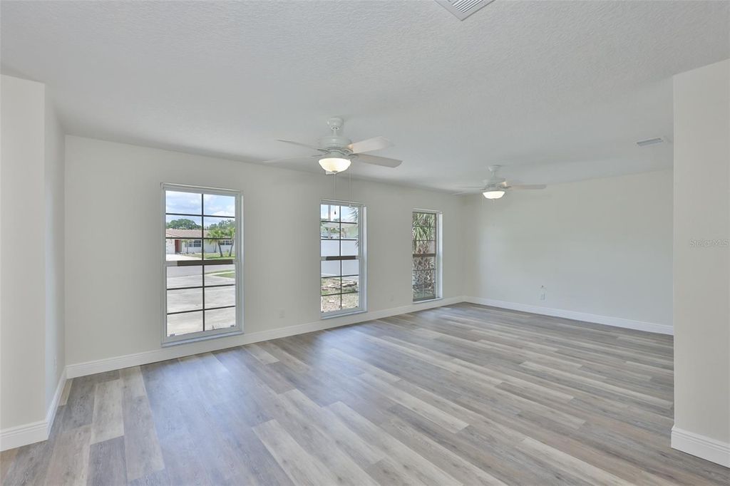 Image 17 of property listing at 8410 LAVA PLACE, Tampa, FL 33615