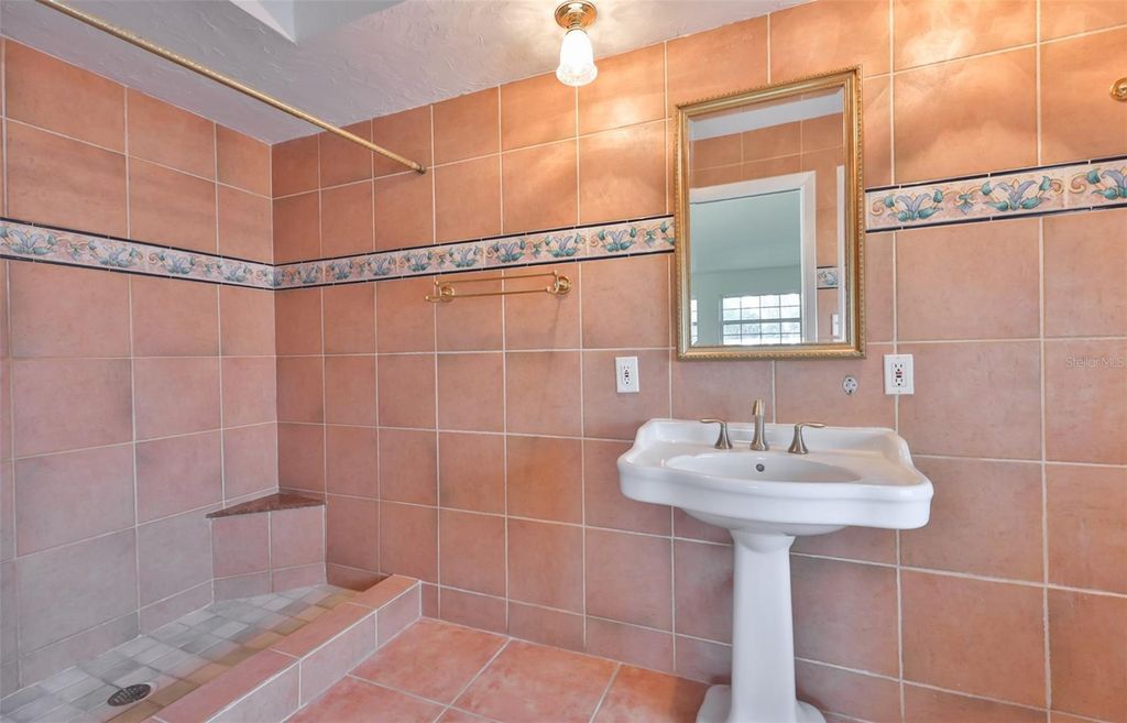 Image 29 of property listing at 8410 LAVA PLACE, Tampa, FL 33615