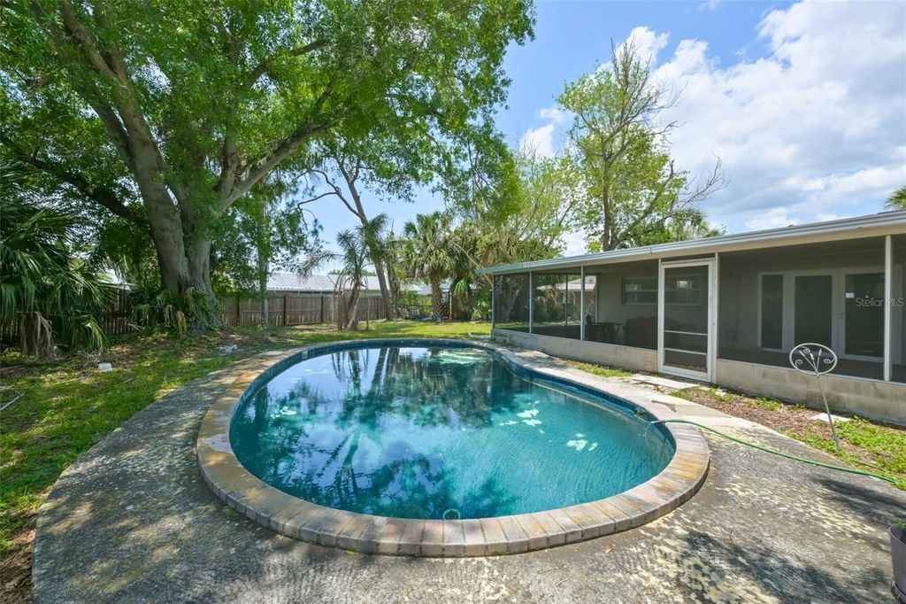 Image 46 of property listing at 8410 LAVA PLACE, Tampa, FL 33615