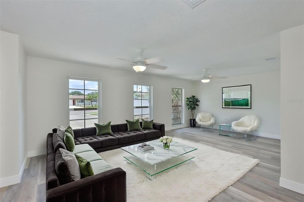Image 8 of property listing at 8410 LAVA PLACE, Tampa, FL 33615