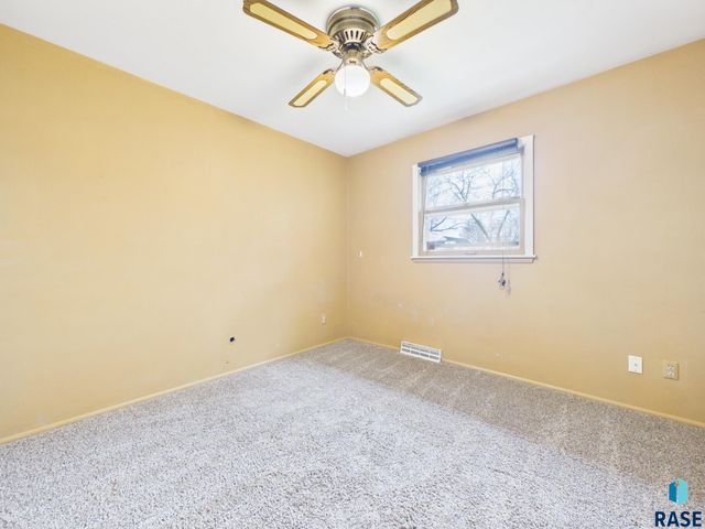 4600 W 38th St Street, Sioux Falls, SD 57106