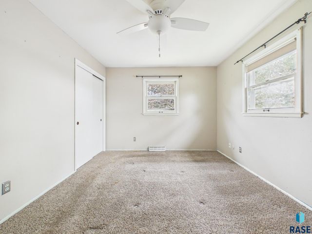 4600 W 38th St Street, Sioux Falls, SD 57106